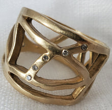 Load image into Gallery viewer, Saundra Messinger 14K gold Cobweb ring
