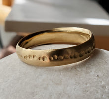 Load image into Gallery viewer, Rebecca Overmann 14K Gold "The Crater Line" Band