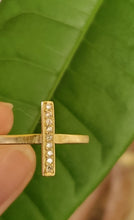 Load image into Gallery viewer, Dawes Design Walk The Line 18K Dia Ring
