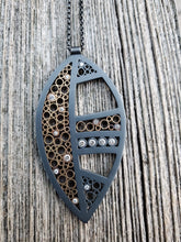 Load image into Gallery viewer, Belle Brooke Cielo Deco Leaf Dia Pendant
