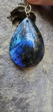 Load image into Gallery viewer, Simon &amp; LuLu Smooth Labradorite Drop Necklace
