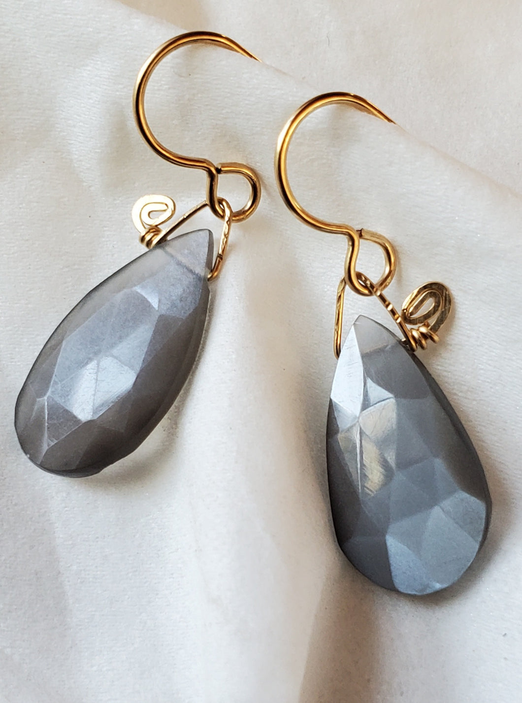 Simon & LuLu Grey Moonstone gold filled er